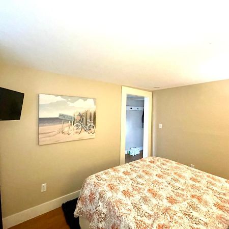 Seablue Cottage - Downstairs; 2 Blocks To The Beach Галвестън Екстериор снимка