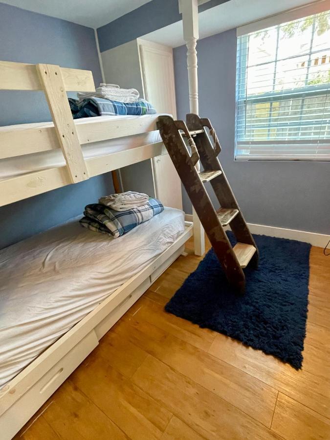 Seablue Cottage - Downstairs; 2 Blocks To The Beach Галвестън Екстериор снимка